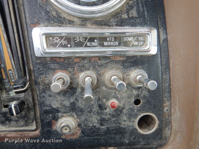 image for item MJ9842 1996 Ford L8000  hook lift truck