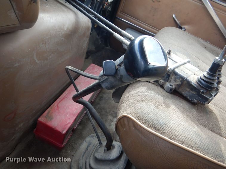 image for item MJ9842 1996 Ford L8000  hook lift truck