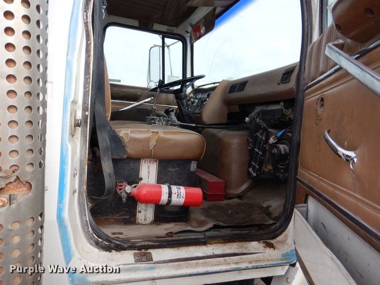 image for item MJ9842 1996 Ford L8000  hook lift truck