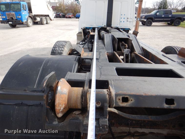 image for item MJ9842 1996 Ford L8000  hook lift truck
