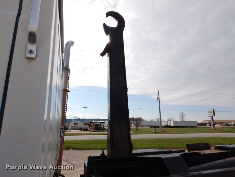 image for item MJ9842 1996 Ford L8000  hook lift truck