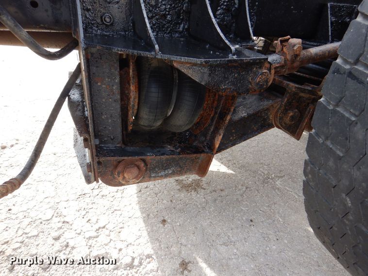 image for item MJ9842 1996 Ford L8000  hook lift truck