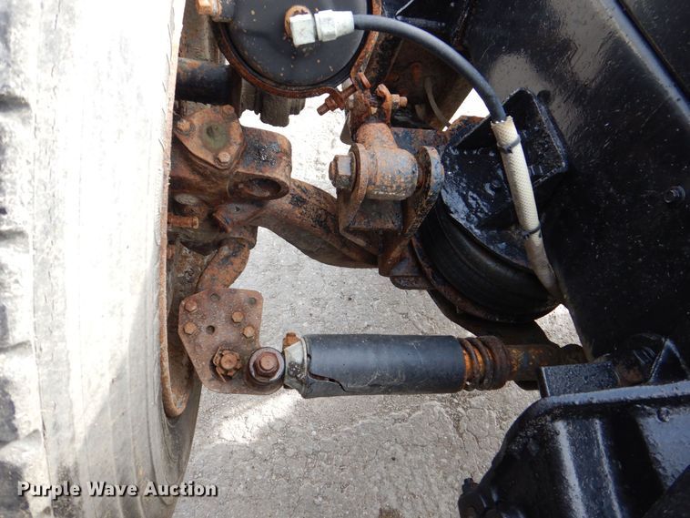 image for item MJ9842 1996 Ford L8000  hook lift truck