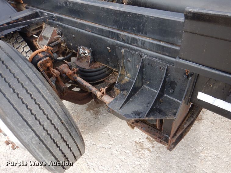 image for item MJ9842 1996 Ford L8000  hook lift truck