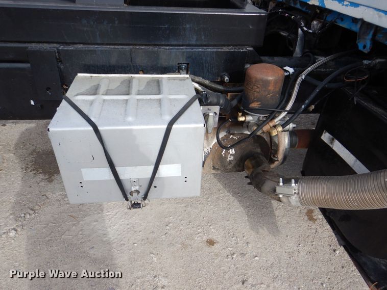 image for item MJ9842 1996 Ford L8000  hook lift truck