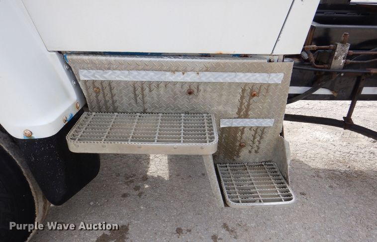 image for item MJ9842 1996 Ford L8000  hook lift truck