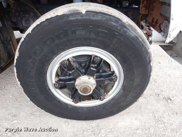 image for item MJ9842 1996 Ford L8000  hook lift truck