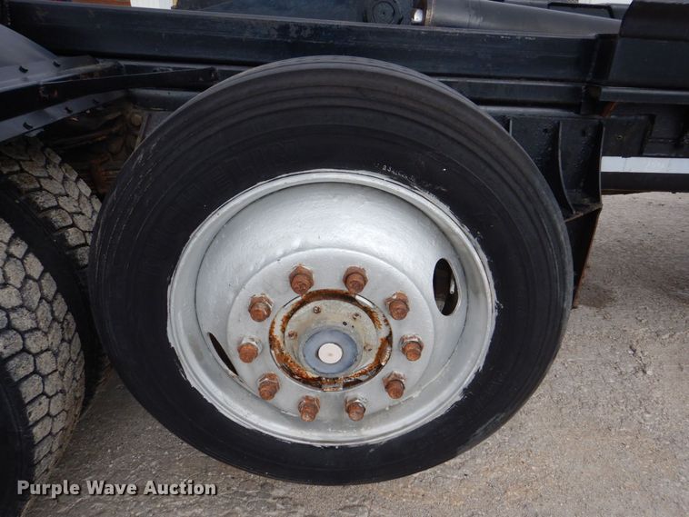 image for item MJ9842 1996 Ford L8000  hook lift truck