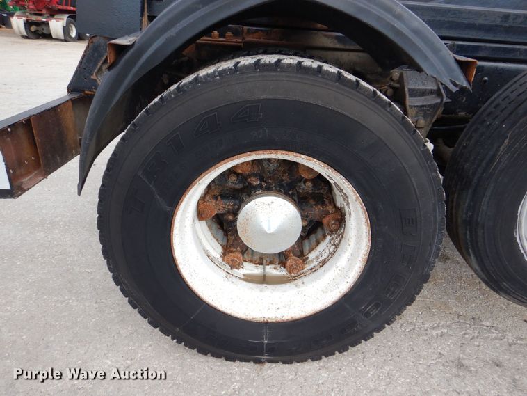 image for item MJ9842 1996 Ford L8000  hook lift truck