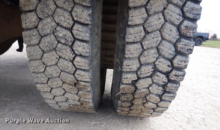 image for item MJ9842 1996 Ford L8000  hook lift truck