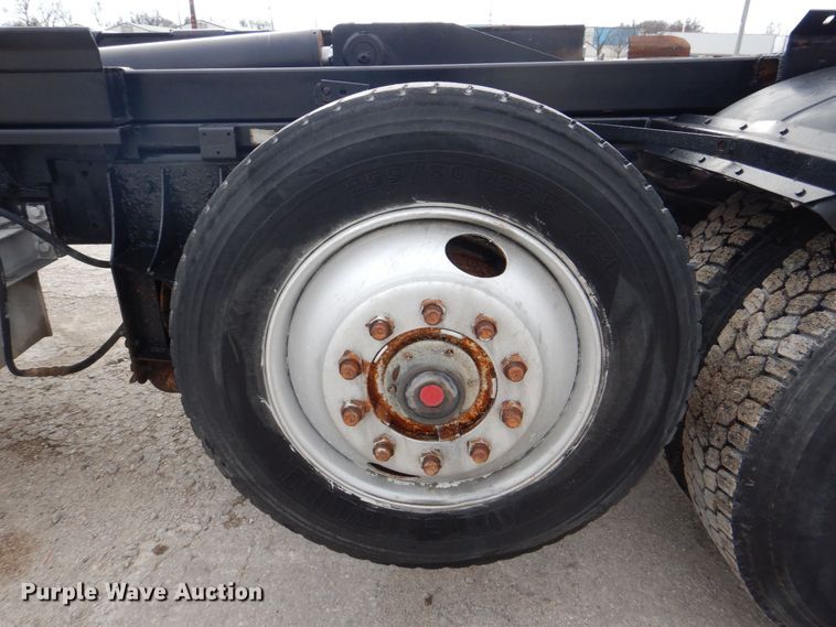 image for item MJ9842 1996 Ford L8000  hook lift truck