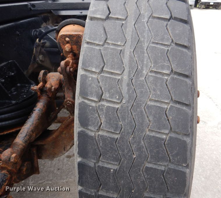 image for item MJ9842 1996 Ford L8000  hook lift truck