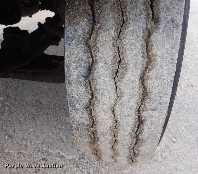 image for item MJ9842 1996 Ford L8000  hook lift truck