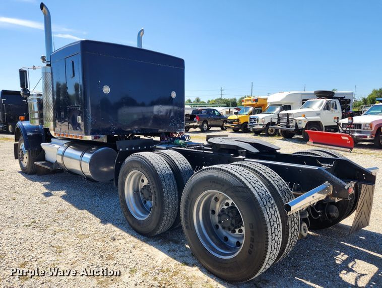 image for item MK9300 1984 Kenworth W900  semi truck