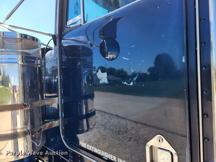 image for item MK9300 1984 Kenworth W900  semi truck