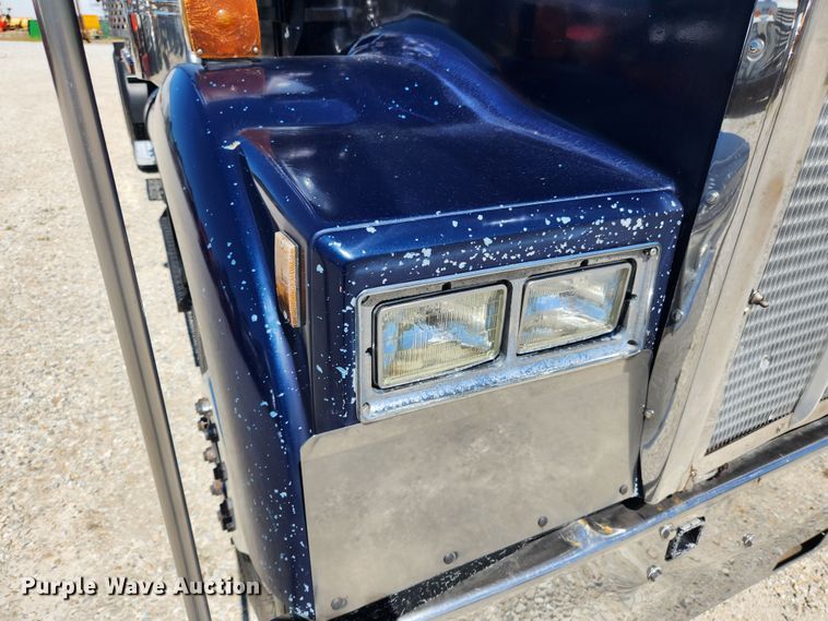 image for item MK9300 1984 Kenworth W900  semi truck