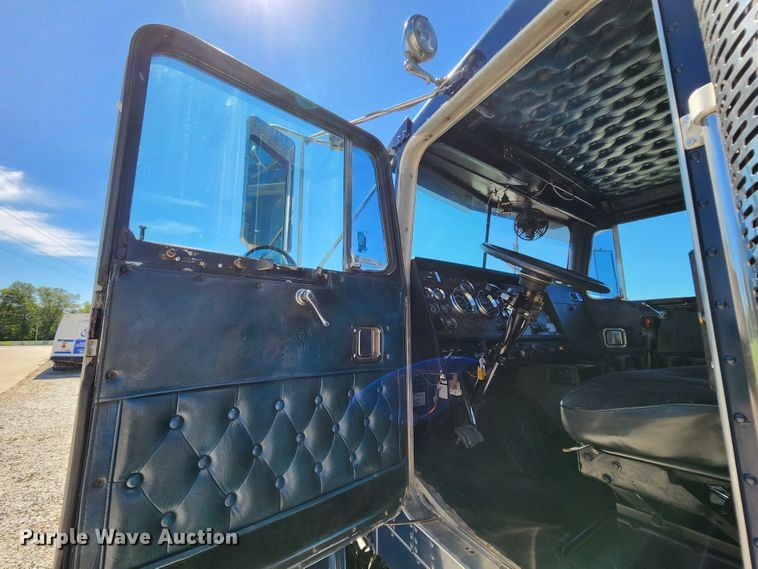 image for item MK9300 1984 Kenworth W900  semi truck