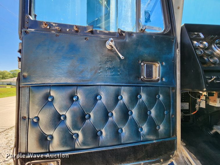 image for item MK9300 1984 Kenworth W900  semi truck