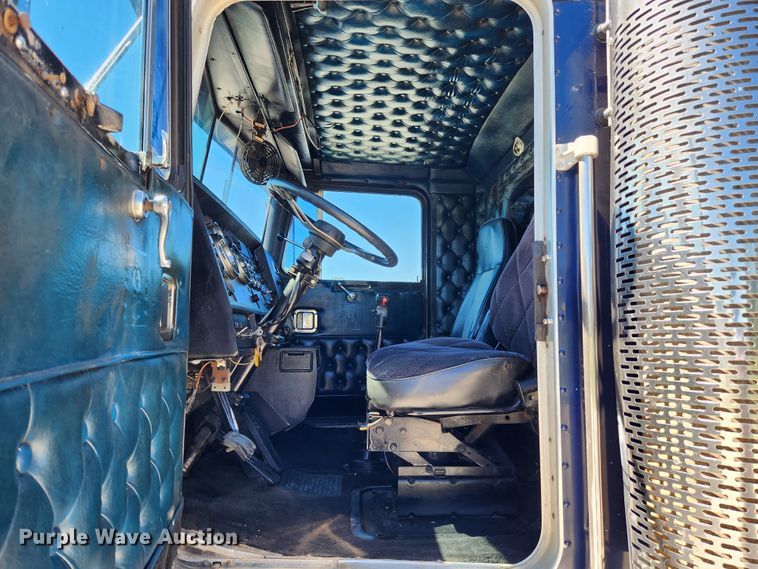 image for item MK9300 1984 Kenworth W900  semi truck