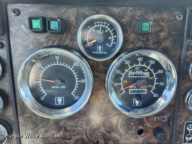 image for item MK9300 1984 Kenworth W900  semi truck