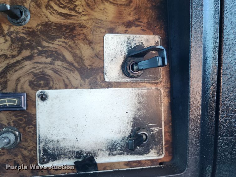 image for item MK9300 1984 Kenworth W900  semi truck