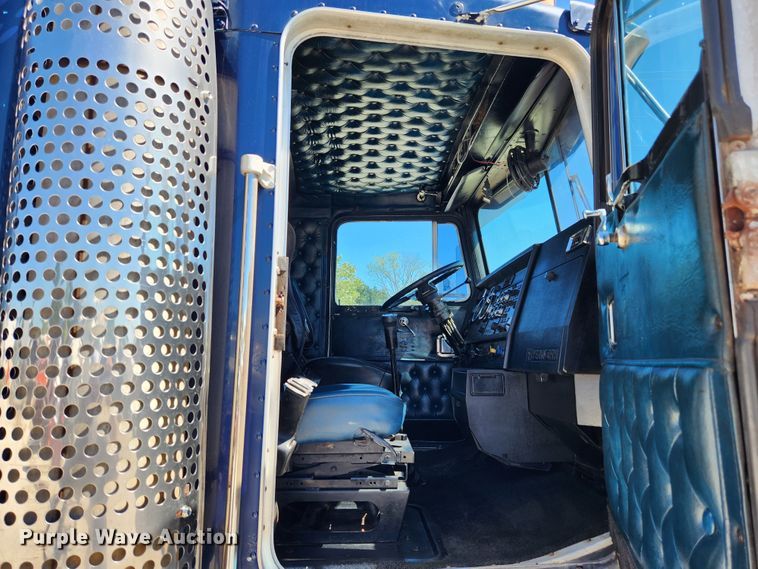 image for item MK9300 1984 Kenworth W900  semi truck