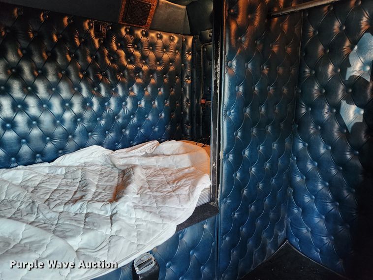 image for item MK9300 1984 Kenworth W900  semi truck