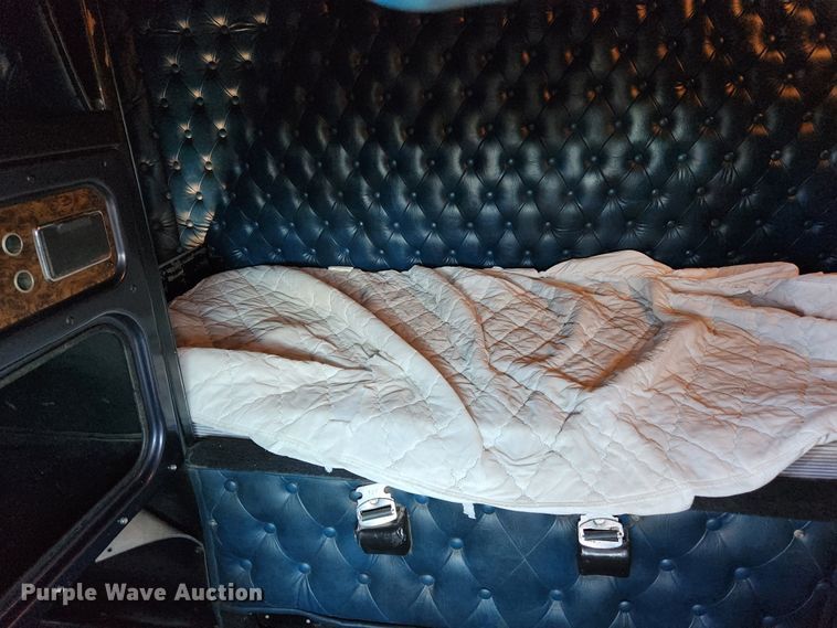 image for item MK9300 1984 Kenworth W900  semi truck