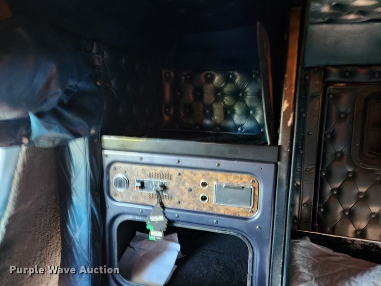 image for item MK9300 1984 Kenworth W900  semi truck