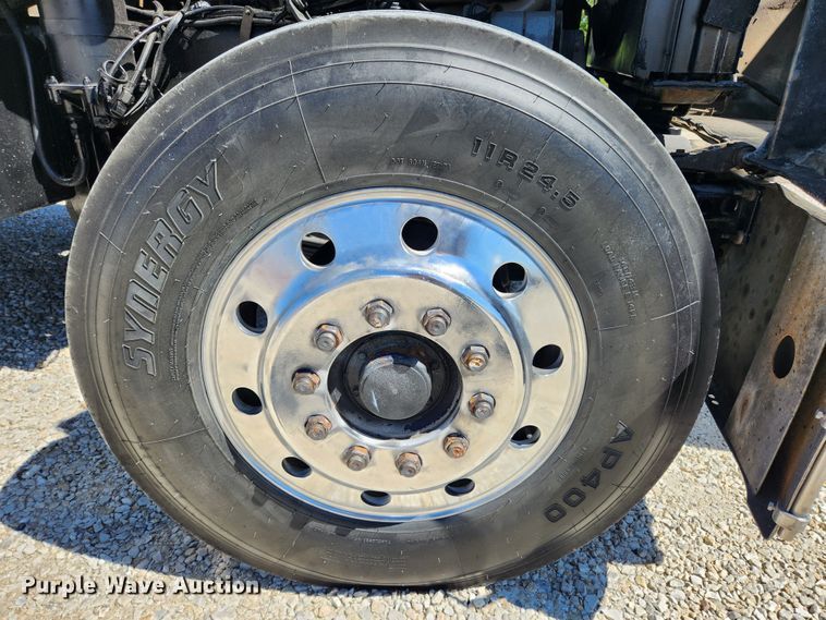 image for item MK9300 1984 Kenworth W900  semi truck