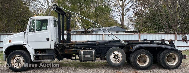 image for item MR9495 2003 Freightliner FL80  hook lift truck