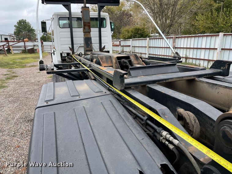 image for item MR9495 2003 Freightliner FL80  hook lift truck