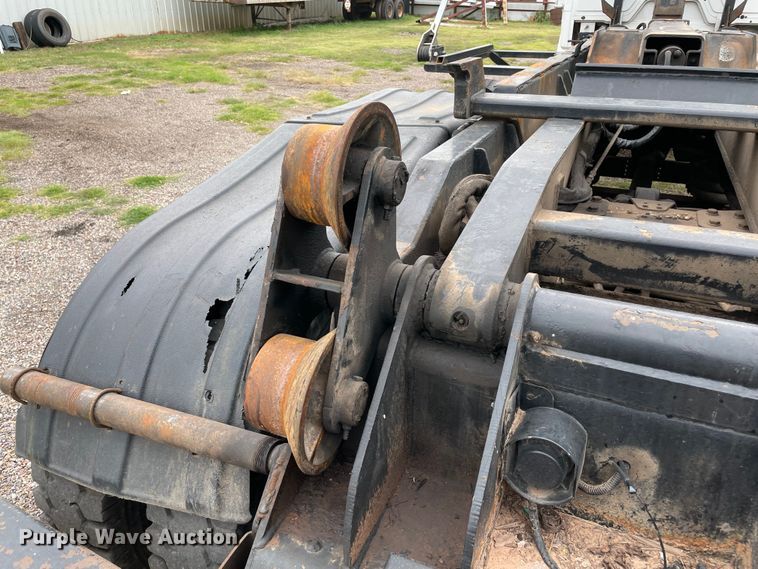 image for item MR9495 2003 Freightliner FL80  hook lift truck