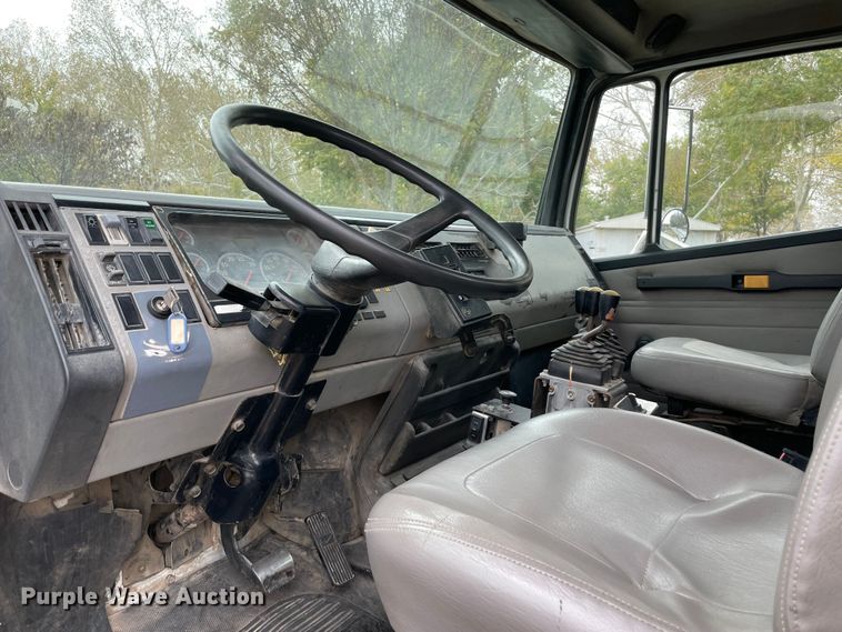 image for item MR9495 2003 Freightliner FL80  hook lift truck