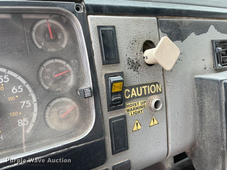 image for item MR9495 2003 Freightliner FL80  hook lift truck