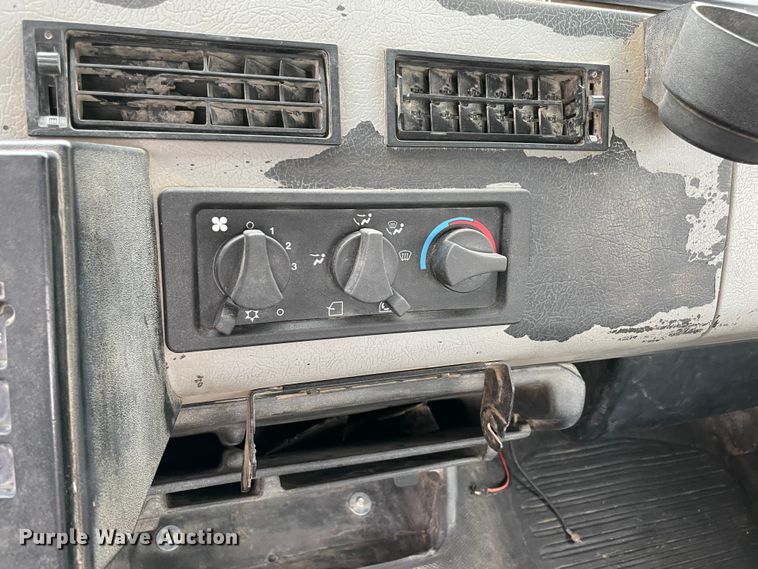 image for item MR9495 2003 Freightliner FL80  hook lift truck