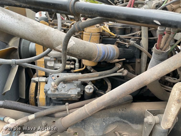 image for item MR9495 2003 Freightliner FL80  hook lift truck