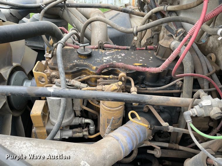 image for item MR9495 2003 Freightliner FL80  hook lift truck