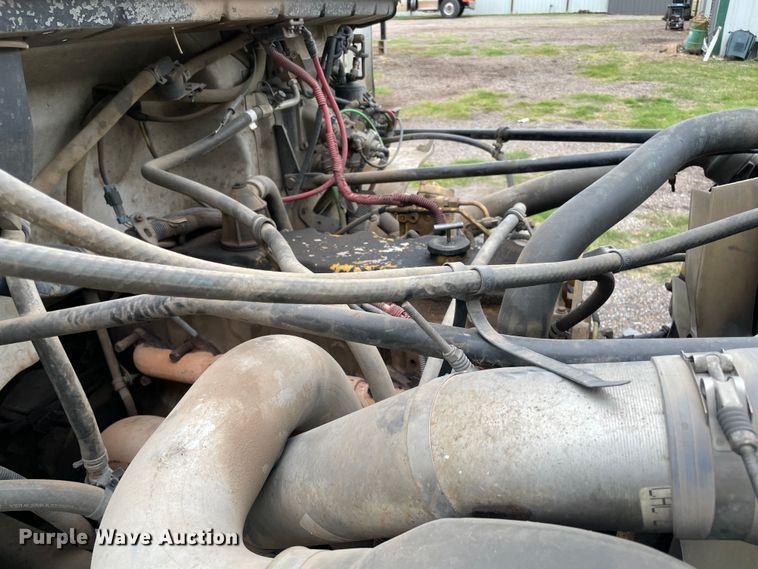 image for item MR9495 2003 Freightliner FL80  hook lift truck