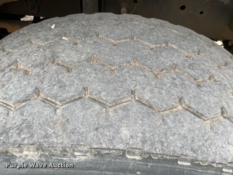 image for item MR9495 2003 Freightliner FL80  hook lift truck