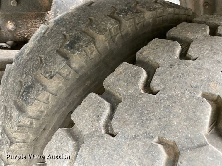 image for item MR9495 2003 Freightliner FL80  hook lift truck