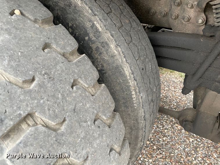 image for item MR9495 2003 Freightliner FL80  hook lift truck