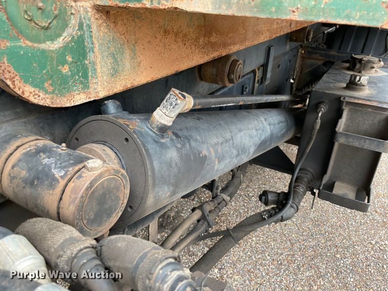 image for item MR9496 2003 Mack RD688S  roll-off container truck