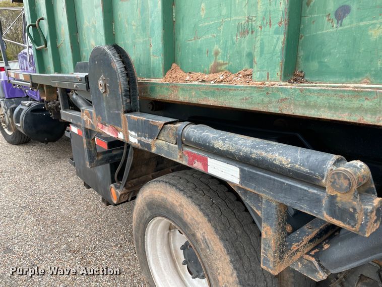 image for item MR9496 2003 Mack RD688S  roll-off container truck