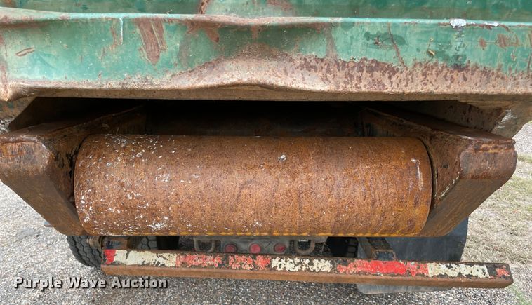 image for item MR9496 2003 Mack RD688S  roll-off container truck