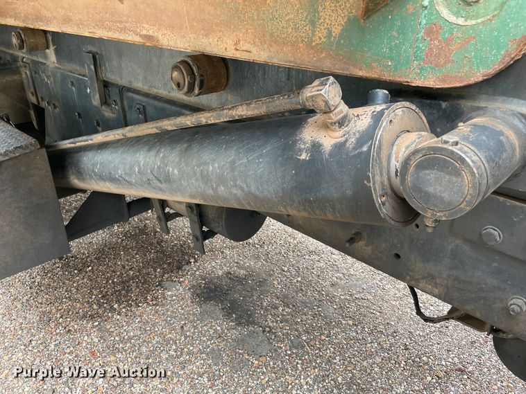 image for item MR9496 2003 Mack RD688S  roll-off container truck