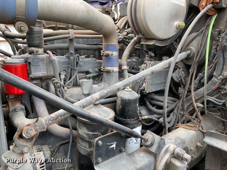 image for item MR9496 2003 Mack RD688S  roll-off container truck