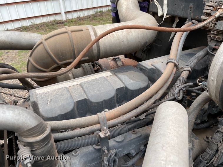 image for item MR9496 2003 Mack RD688S  roll-off container truck