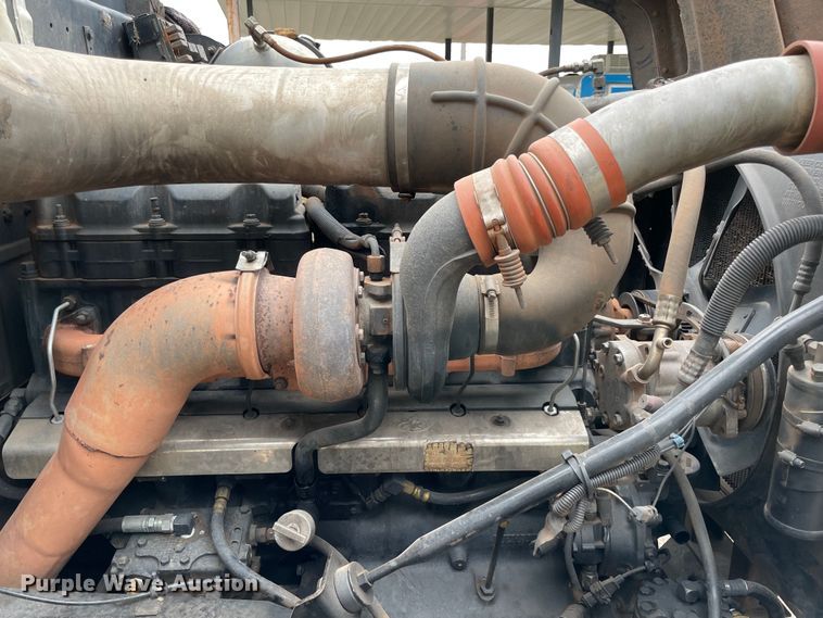 image for item MR9496 2003 Mack RD688S  roll-off container truck