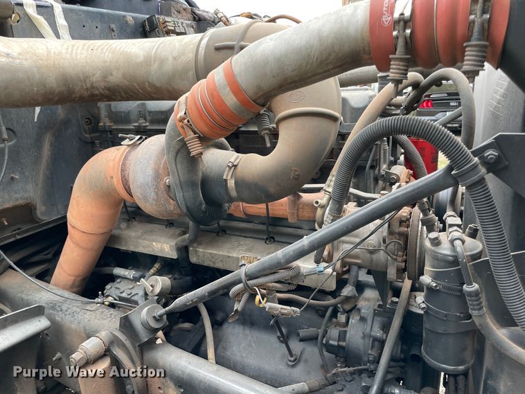 image for item MR9496 2003 Mack RD688S  roll-off container truck